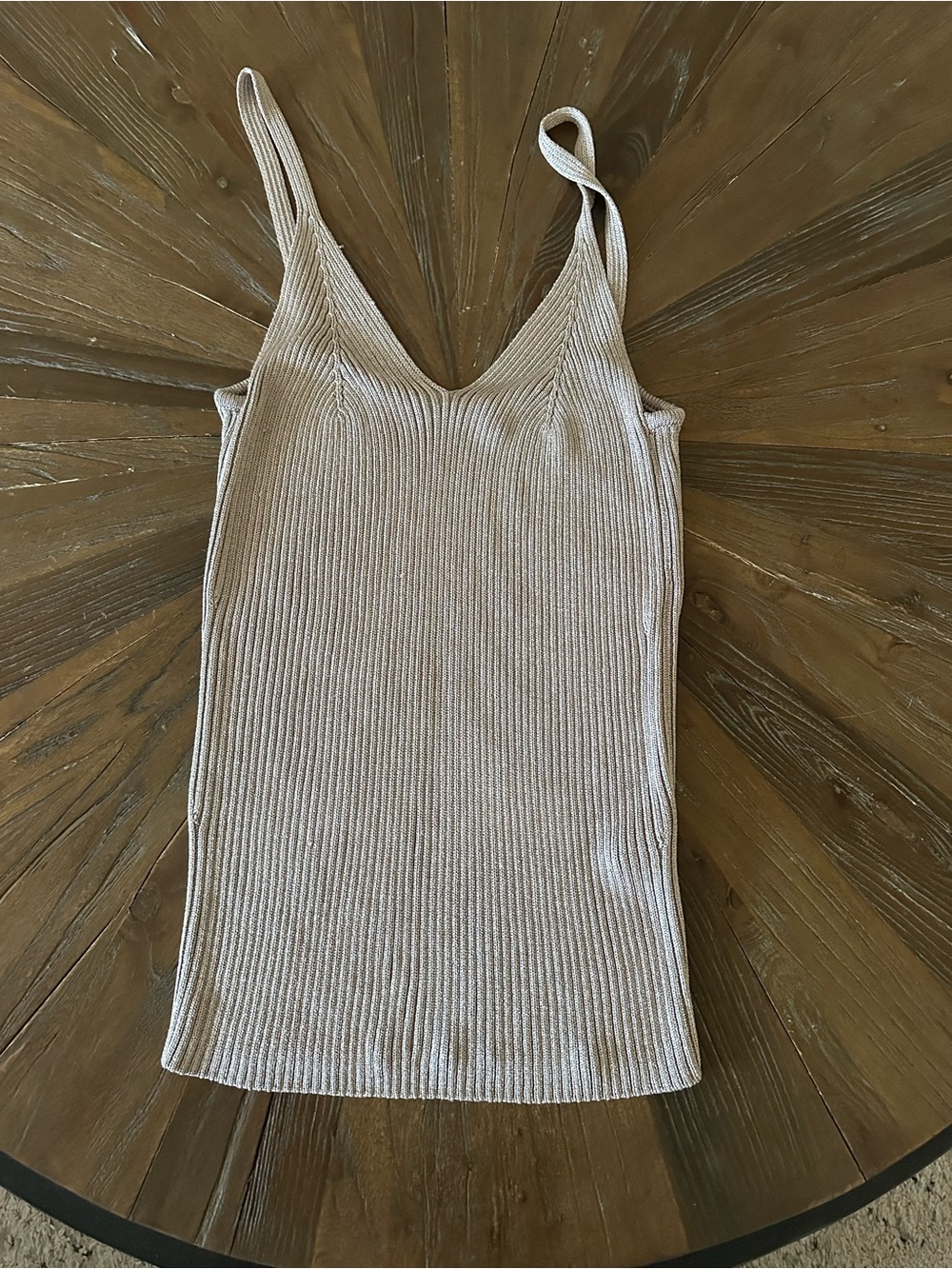 Like new Ellie Tahari  Ribbed V-Neck Tank Top -
